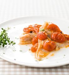 Raia com tomate-cereja