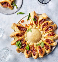 Pull-apart pizza sun