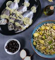 Λουβιά φρέσκα με κολοκύθι και τσιπούρες στον ατμό με λαδολέμονο