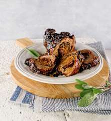 Mediterraner Lammrollbraten vom Grill