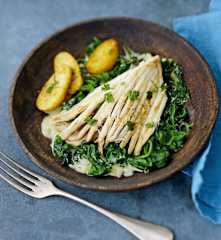 Raie aux épinards crémeux, pommes de terre au curry
