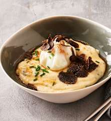 Polenta mit Trüffel und Ei