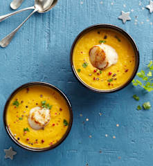 Petite crème de corail, noix de saint-jacques poêlées