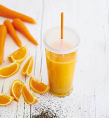 Sumo de laranja, cenoura e chia