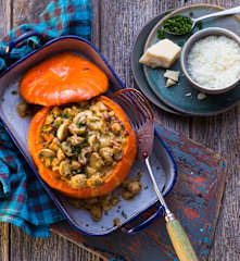 Gefüllter Kürbis mit Champignons