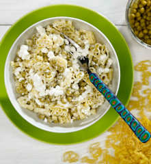 Těstoviny s hráškem a sýrem cottage