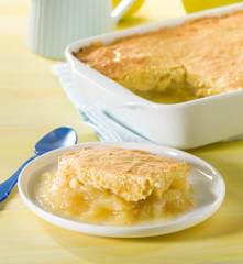 Compota de manzana con cobertura de bizcocho