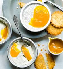 Pannacotta à la vanille et coulis de mangue