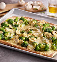 Brokkoli-Champignon-Pizza