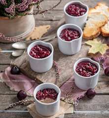 Mus z wątróbki z konfiturą wiśniową