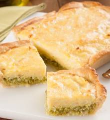 Coca de pimientos verdes y patatas