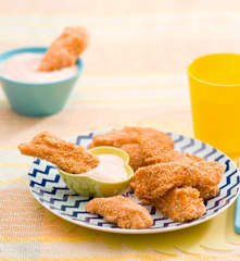 Paluszki rybne i sos tysiąca wysp