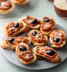 Tuna Niçoise Toasts