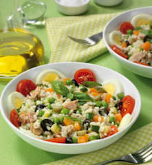 Insalata di riso con zucchine e menta