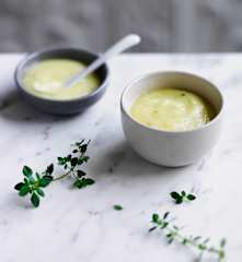 Pineapple and lemon thyme purée (10-12 months)