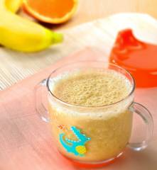 Frullato di banana all'arancia (10-12 mesi)