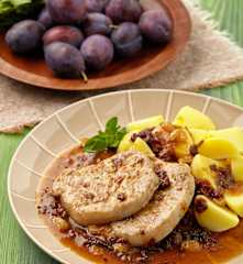 Vepřová pečeně s omáčkou ze sušených švestek