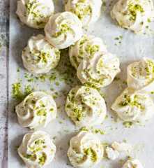 Meringues à la pistache