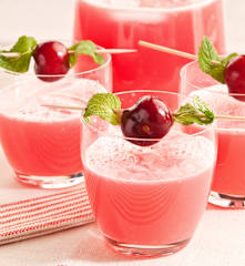 Refresco de cerezas y limón