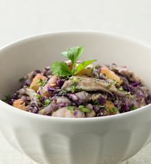 Salada de frango e camarão com couve