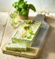 Ricotta-Terrine mit Basilikum