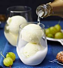 Stachelbeer-Sorbet mit Whisky