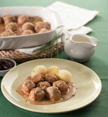 Albóndigas en salsa de nata