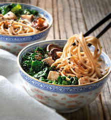 Zuppa di miso con soba