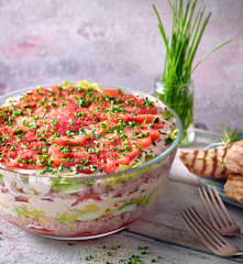 Tomaten-Schinken-Schichtsalat