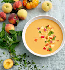 Sopa fria de tomate e pêssego