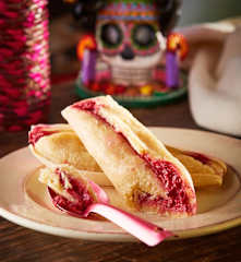 Tamales de elote, queso y zarzamora