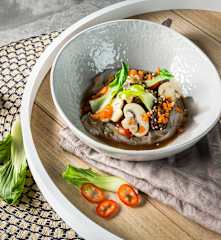 Reisnudelbowl mit Schmorfleisch