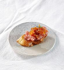 Bruschette mit Melonen-Chutney und Mett