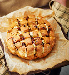Pain hérisson au pesto de tomates