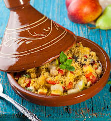 Cous cous piccante alla menta con frutta e verdura