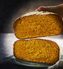 Pane alla zucca e mandorle