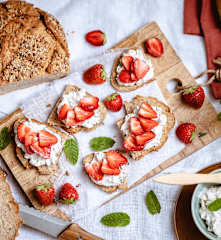Bruschettas fraise et ricotta