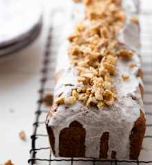 Plumcake glassato alle patate dolci, zucchine e noci