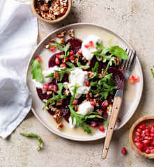 Carpaccio di barbabietola con burrata