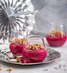 Mus z buraka z orzechami włoskimi