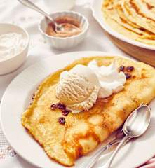 Rum-Rosinen-Pfannkuchen