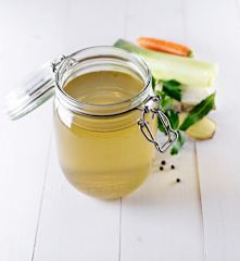 Gemüsekraftsuppe