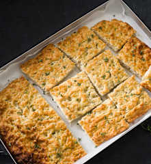 Focaccia con manzana al tomillo