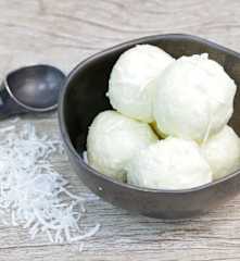 Sorvete de mandioca e coco