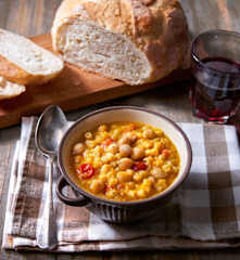 Pasta e ceci con pomodorini