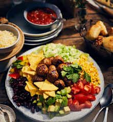 Taco-Salat mit Hackbällchen
