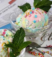 彩虹独角兽冰激凌