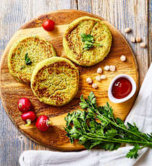 Burger di cavolfiore, broccoli e ceci (vegan)