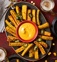 Cornribs mit veganer Chilli-Cheese-Sauce