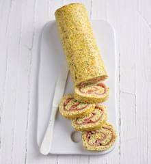 Torta de legumes recheada com presunto e queijo